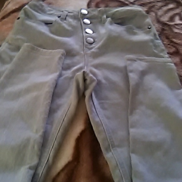 Button fly - Picture 3 of 3